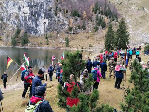 Pot-spomina-Krnsko-jezero-2022-211